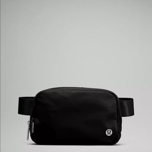 Lululemon everywhere belt bag